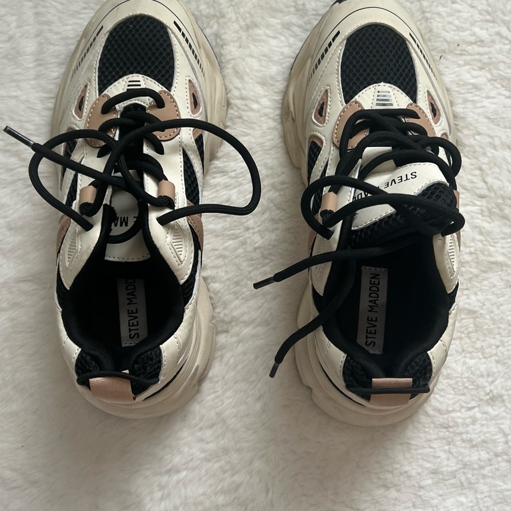 Steve Madden Black and Cream Athletic Shoes